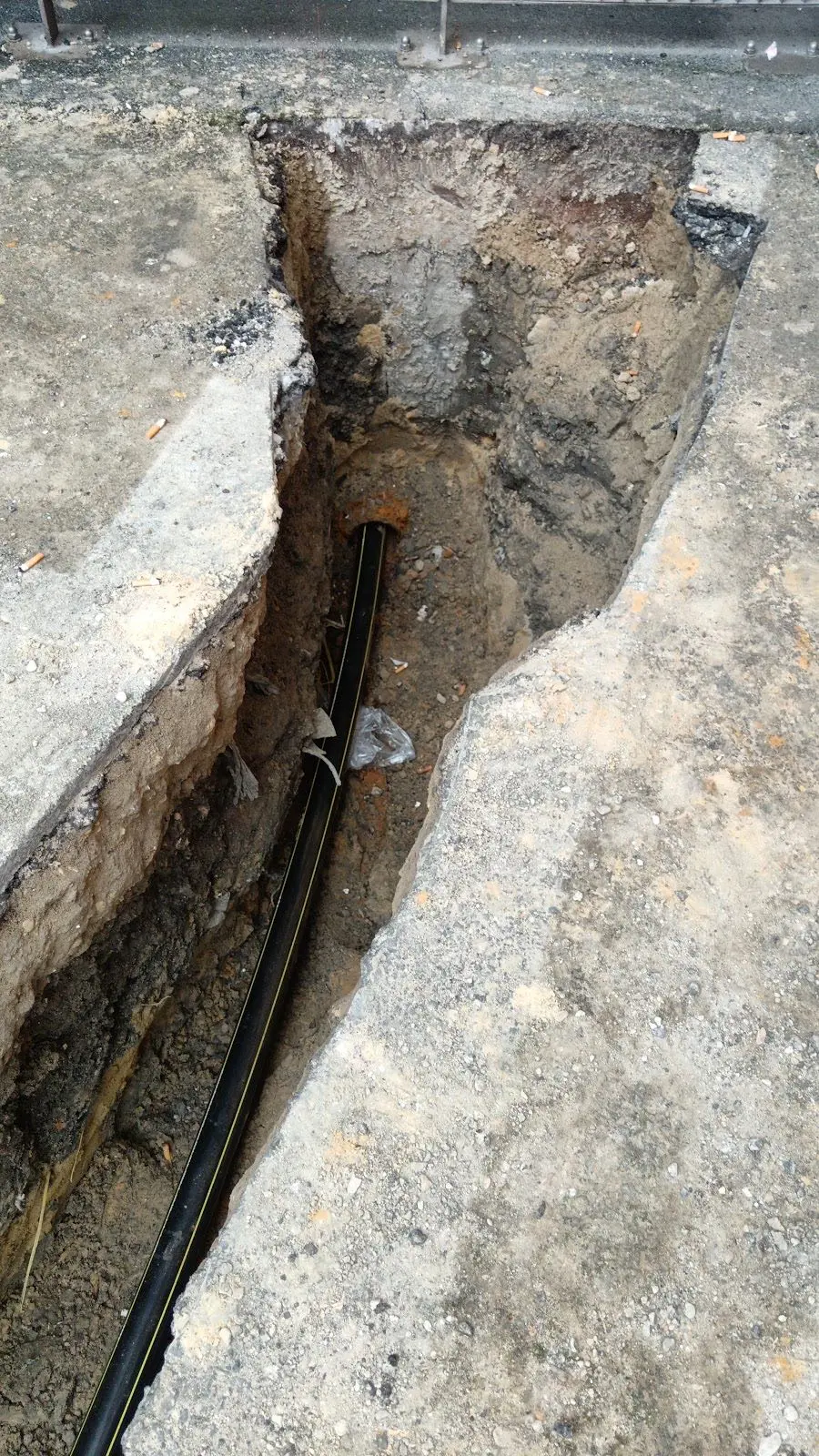 Pose d'une canalisation neuve en tranchée